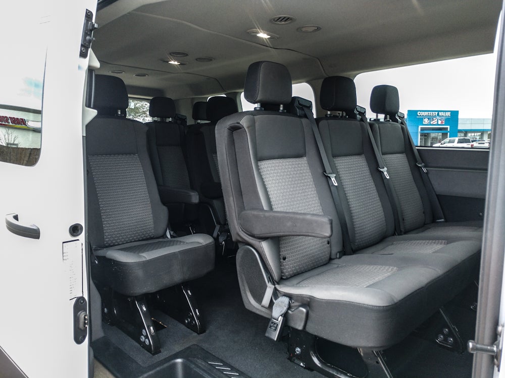 2023 Ford Transit Wagon XLT