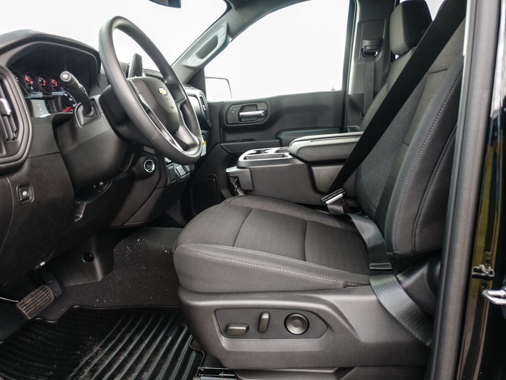 2026 Chevrolet Silverado Custom