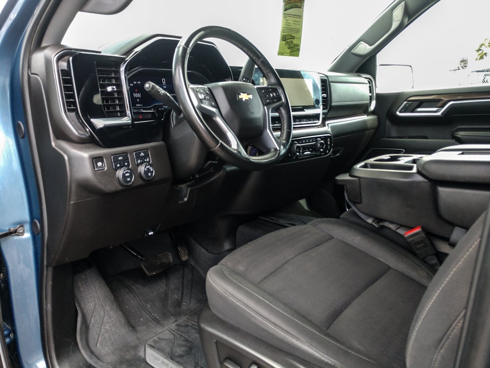 2024 Chevrolet Silverado LT