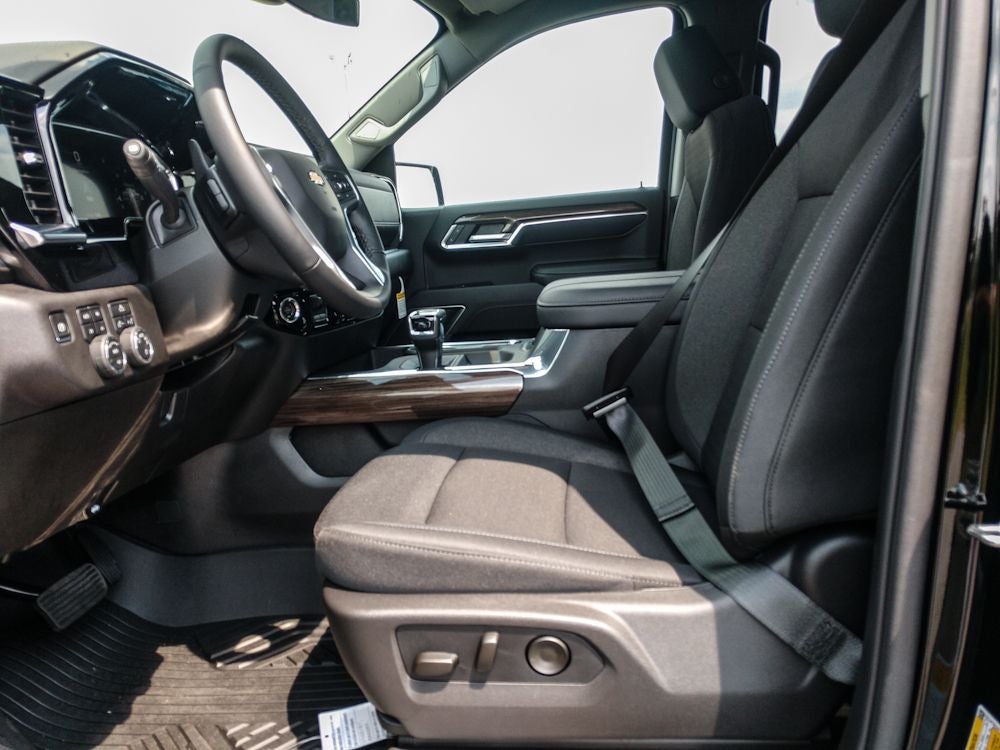 2026 Chevrolet Silverado LT