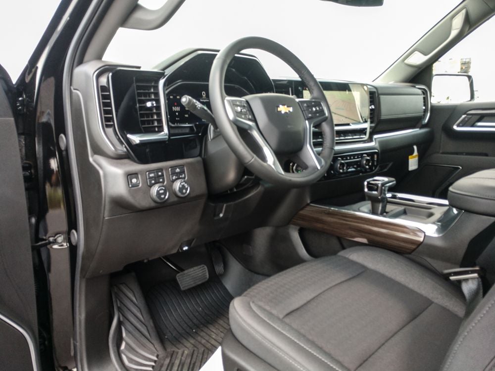 2026 Chevrolet Silverado LT