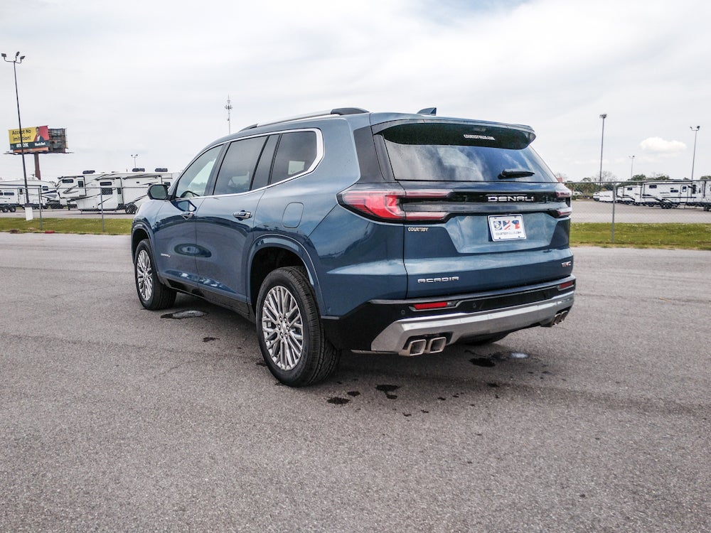 2026 GMC Acadia FWD Denali
