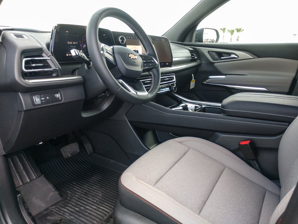 2026 Chevrolet Traverse FWD LT