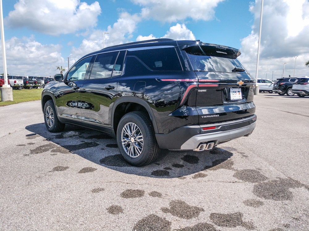 2026 Chevrolet Traverse FWD LT