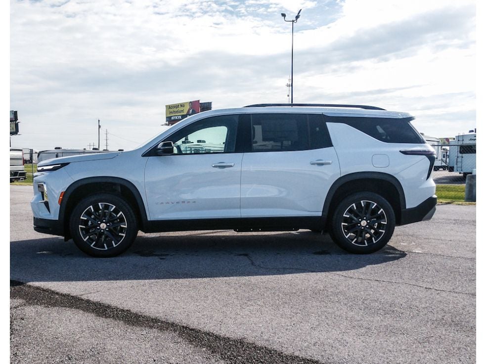 2026 Chevrolet Traverse FWD LT