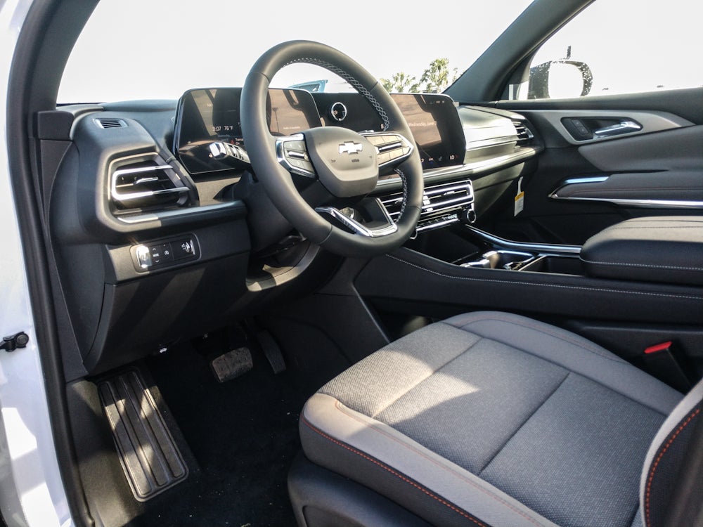 2026 Chevrolet Traverse FWD LT