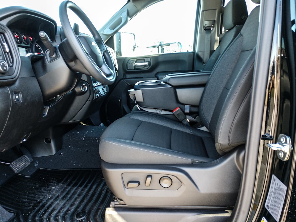 2026 Chevrolet Silverado Custom