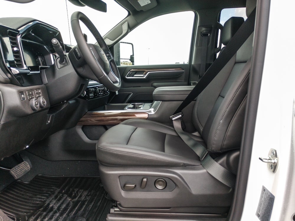 2026 Chevrolet Silverado LT