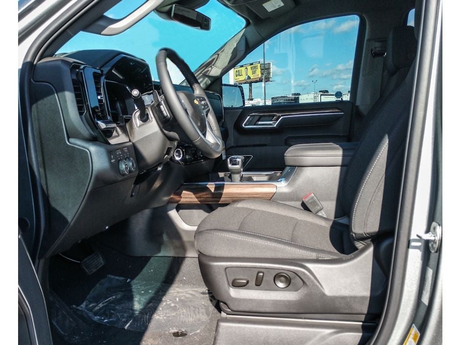 2026 Chevrolet Silverado LT