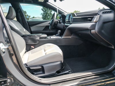 2025 Toyota Camry Hybrid SE