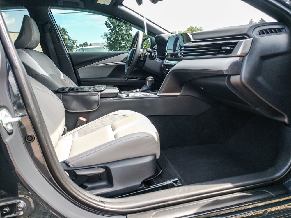 2025 Toyota Camry Hybrid SE