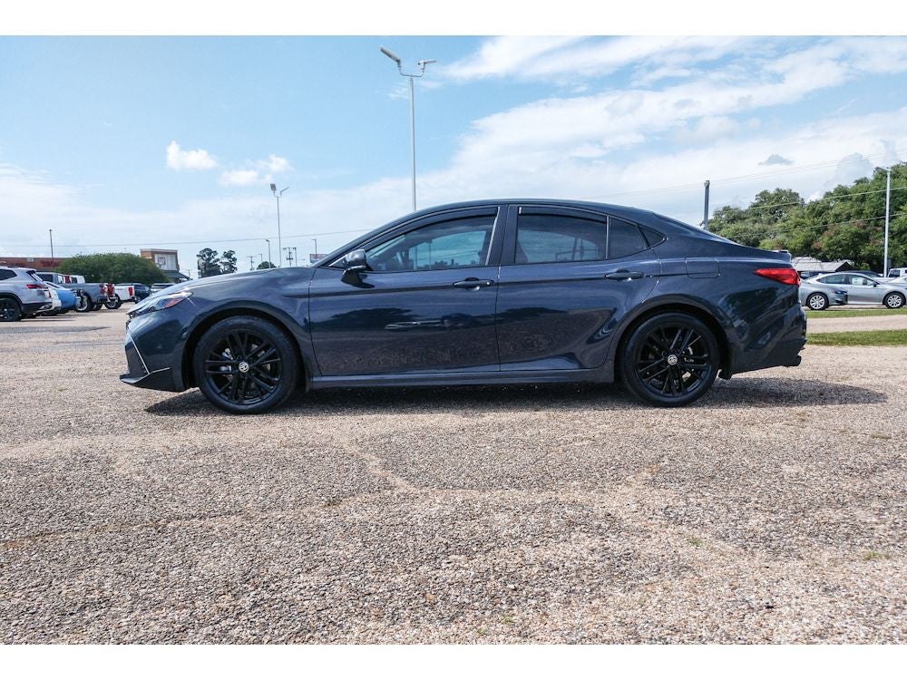 2025 Toyota Camry Hybrid SE