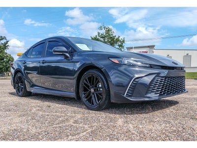 2025 Toyota Camry Hybrid SE