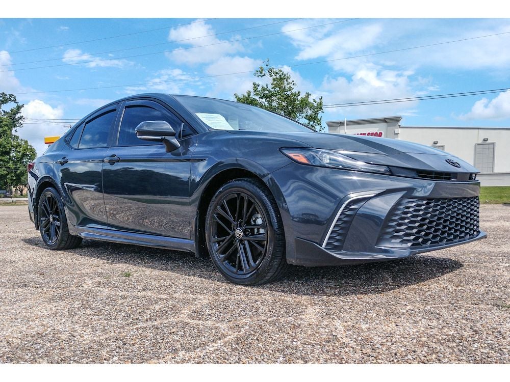2025 Toyota Camry Hybrid SE