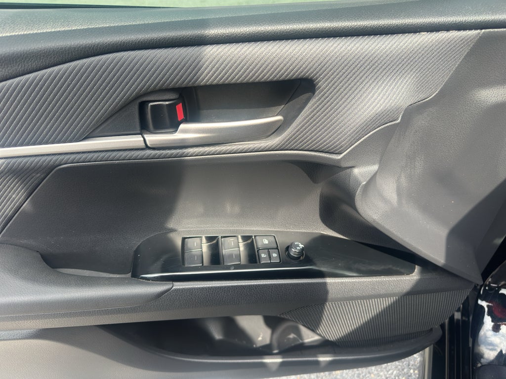 2025 Toyota Camry Hybrid SE