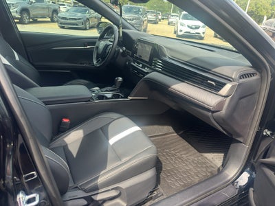 2025 Toyota Camry Hybrid SE