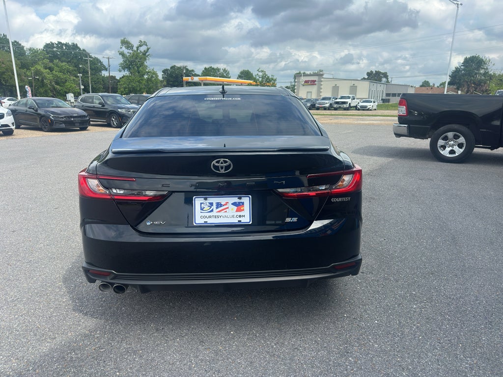2025 Toyota Camry Hybrid SE