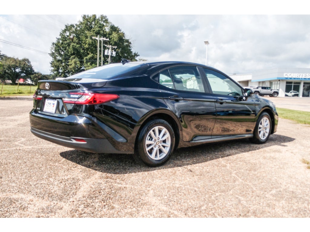 2026 Toyota Camry Hybrid LE