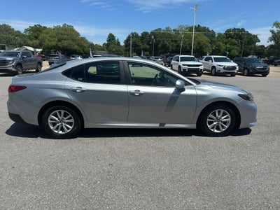 2025 Toyota Camry Hybrid LE