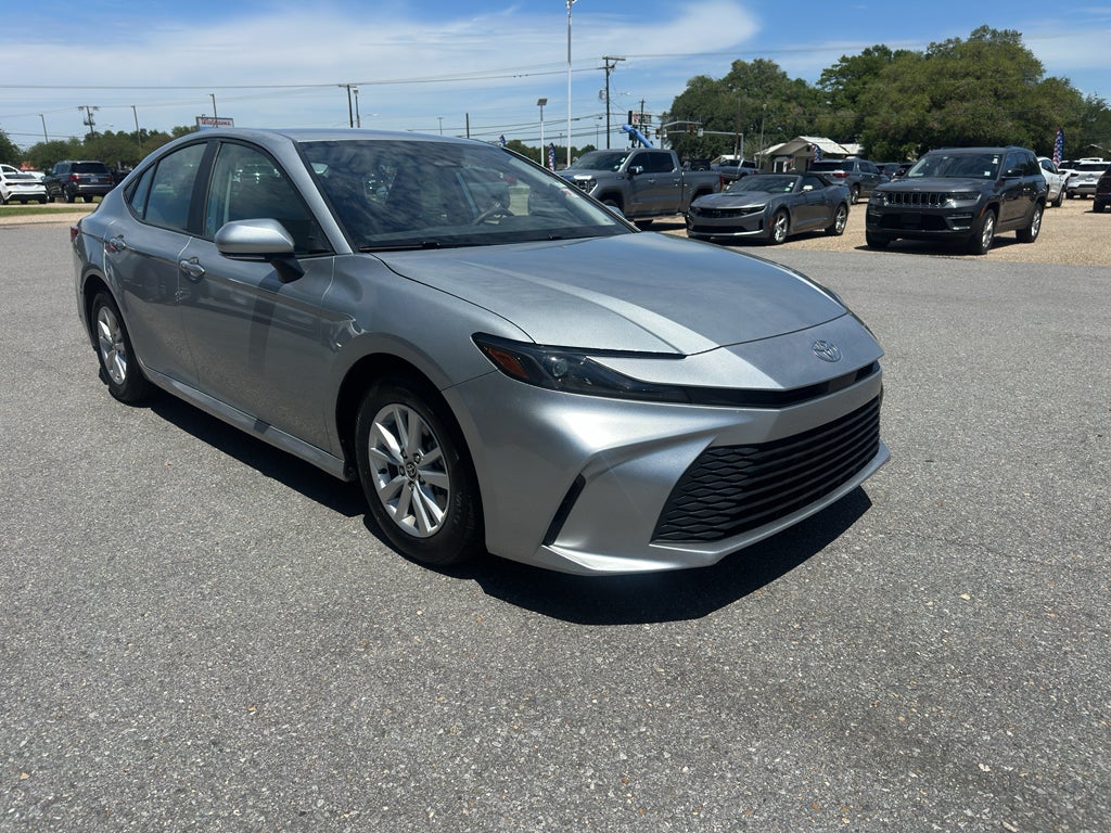 2025 Toyota Camry Hybrid LE