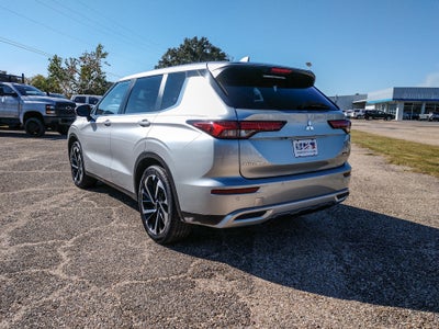 2022 Mitsubishi Outlander SE