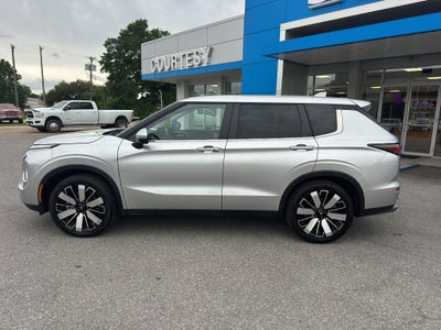 2025 Mitsubishi Outlander Base