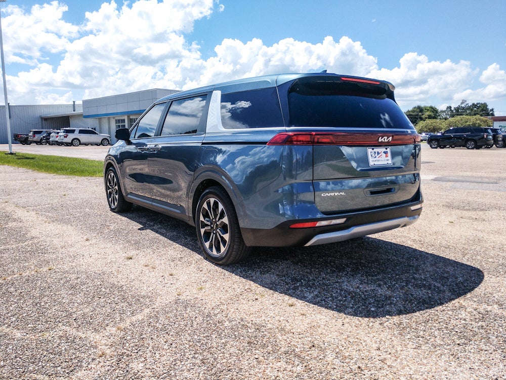 2024 Kia Carnival EX