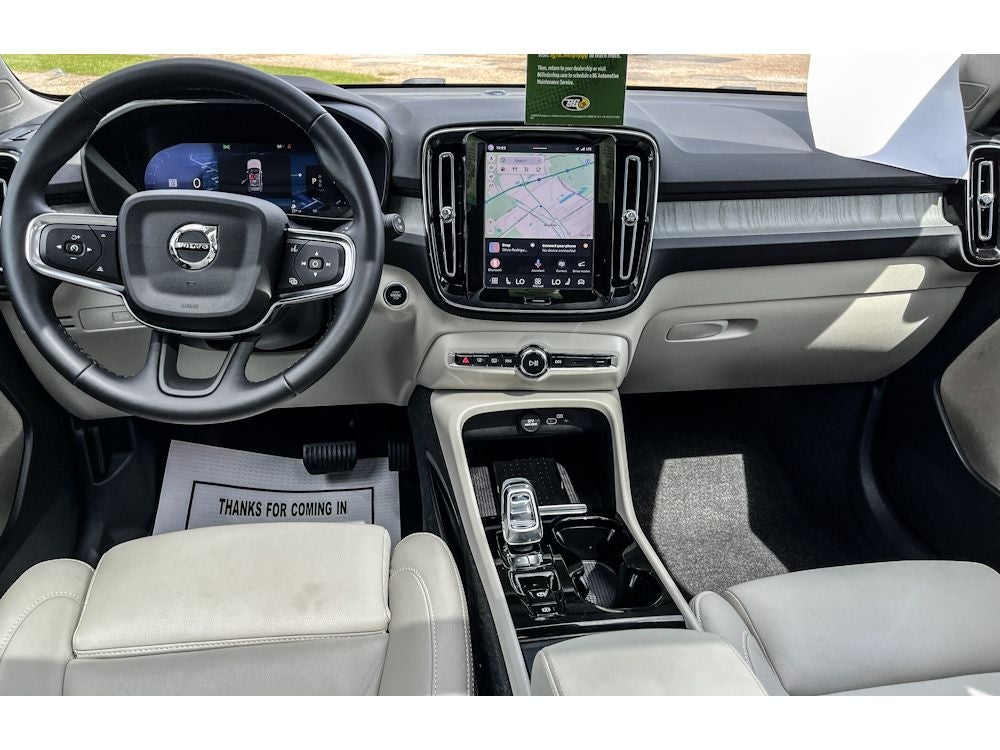 2025 Volvo XC40 B5 Plus Bright Theme