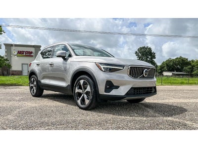 2025 Volvo XC40 B5 Plus Bright Theme